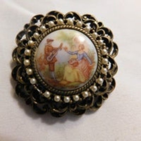 Vintage Victorian Style Ornate Brooch Pin - Picture 1 of 9